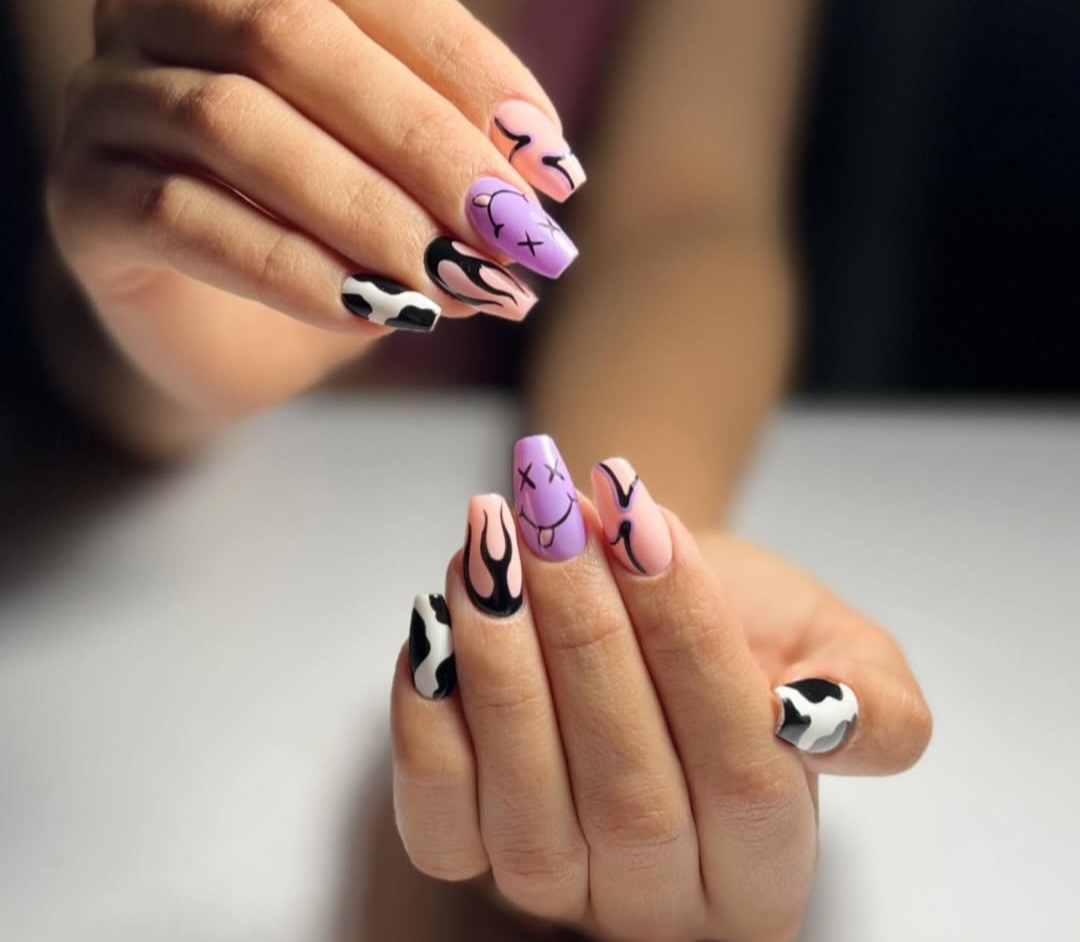 کاشت ناخن صادقی