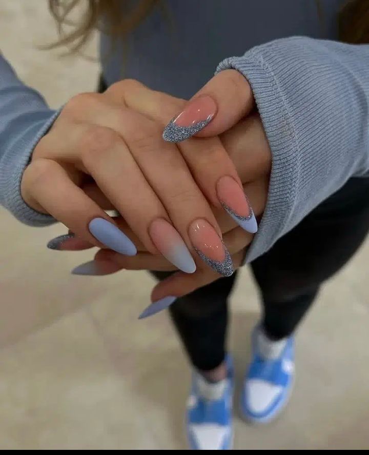 خدمات کاشت ناخن زهرا