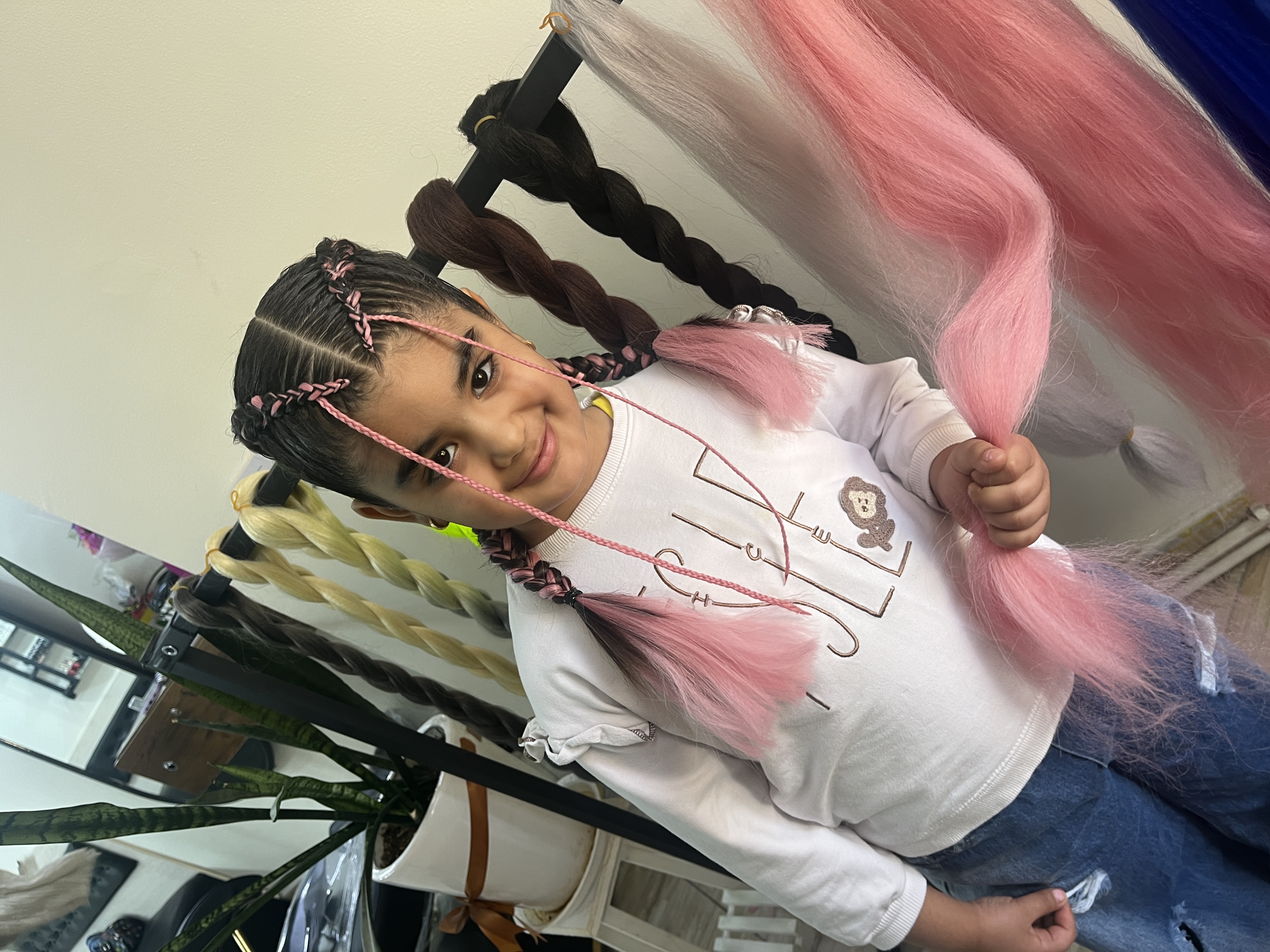 سالن زیبایی سحر