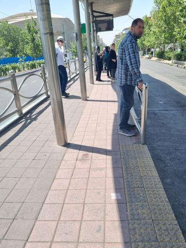 ایستگاه اتوبوس انقلاب اسلامی