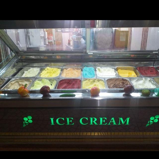 کافه بستنی تاج