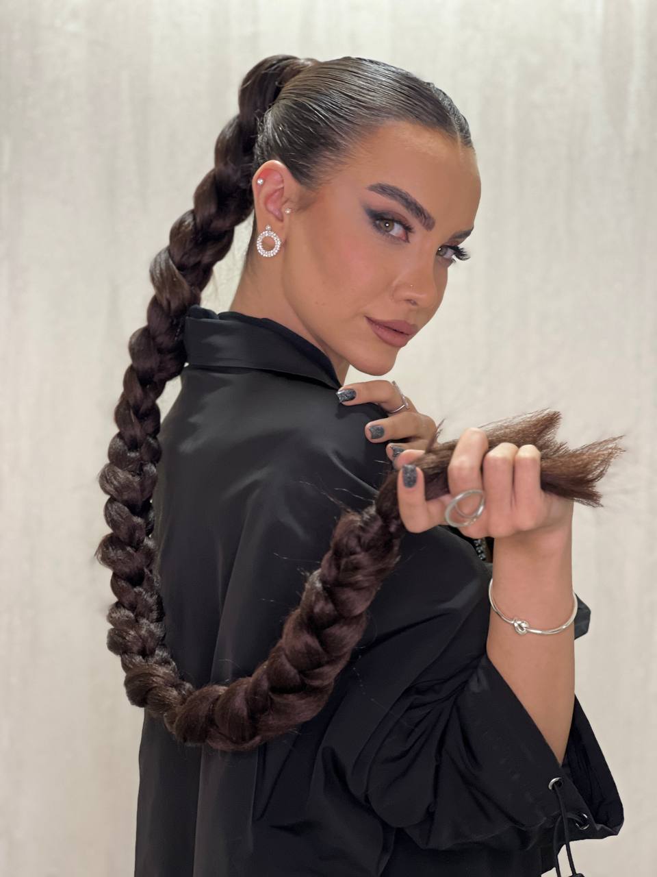 ارایشگاه زنانه بانو حسینی