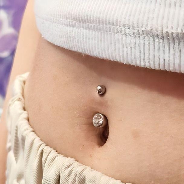 پیرسینگ تخصصی بدن  فائزه سعادتی