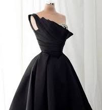 مزون لباس و خیاطی بس خانوم