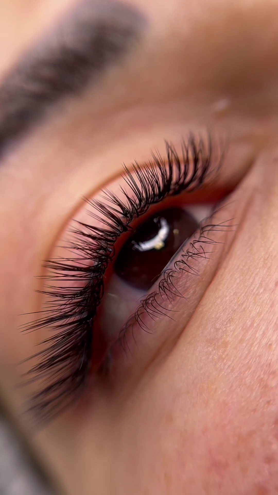 مرکز کاشت و آموزش مژه عاطفه عزیزی