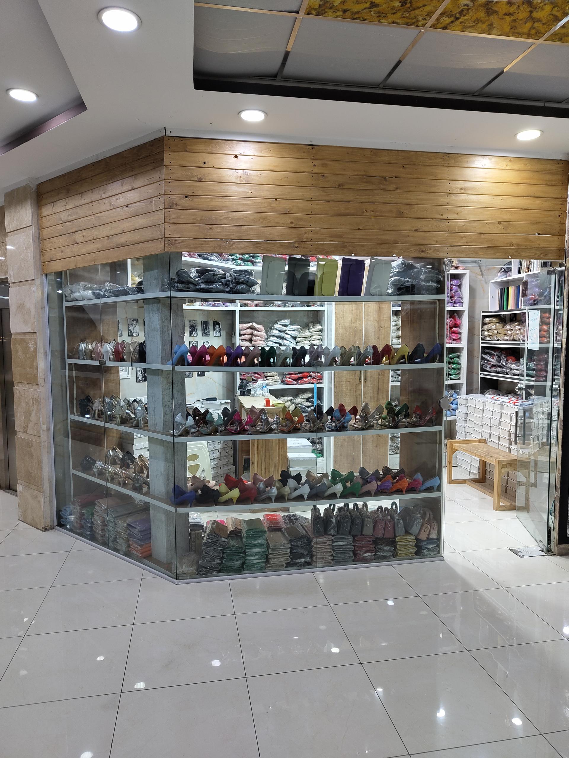 گالری کفش امیرعباس کریمی