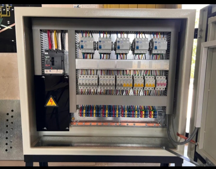 خدمات برقکاری حرفه ای شبانه روزی خردپیشه