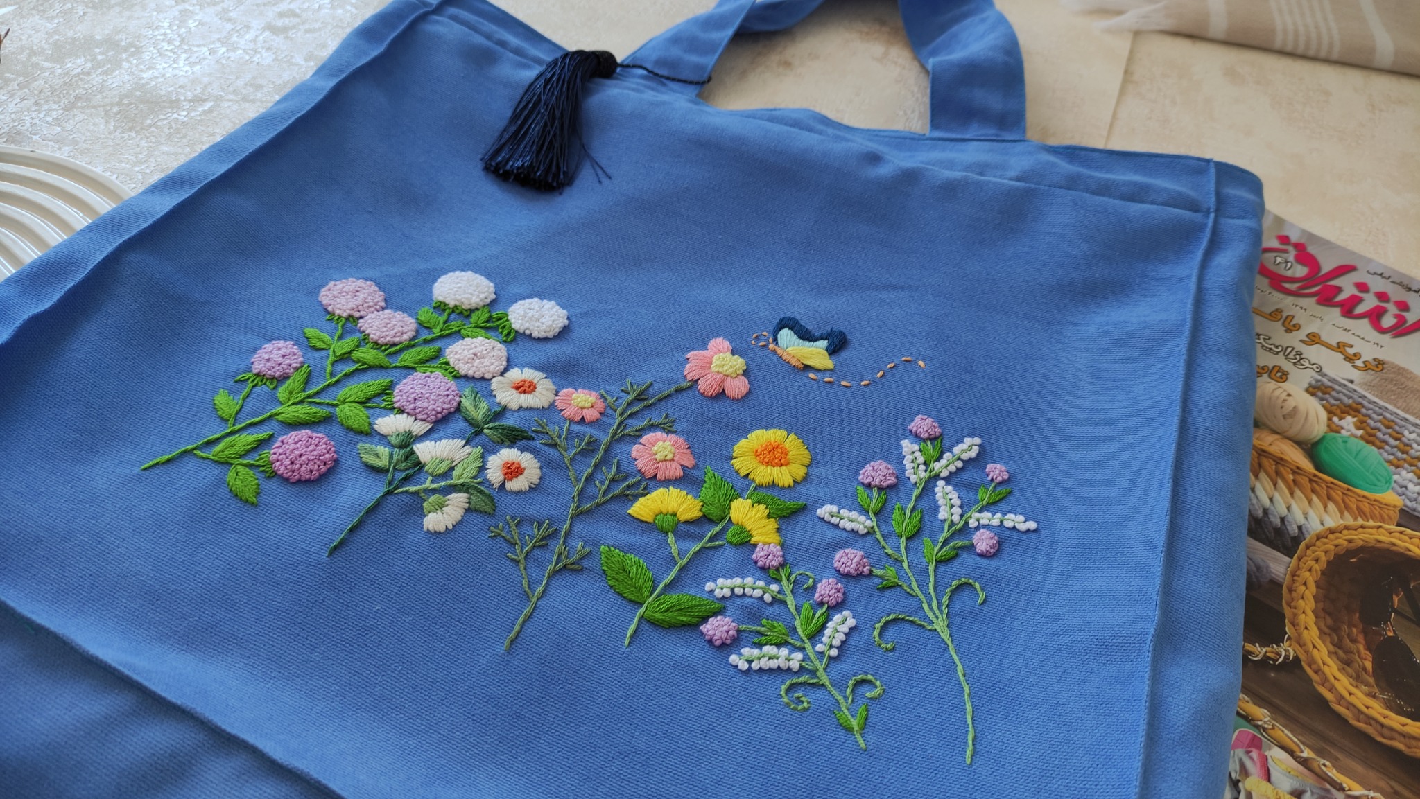 گلدوزی و خیاطی نخ رنگی