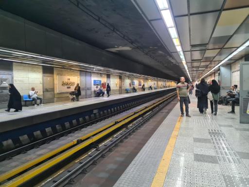 مترو نوبنیاد ورودی جنوبی