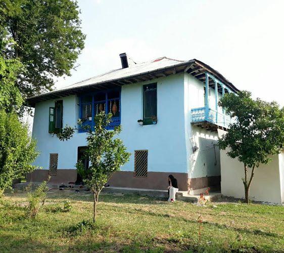 اقامتگاه بومگردی چراجی