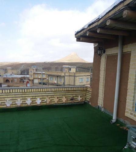 اقامتگاه بوم گردی آناهیتا تخت سلیمان