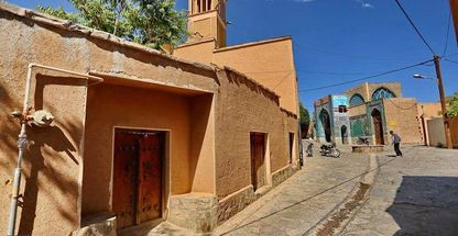 اقامتگاه بومگردی نراقی ها