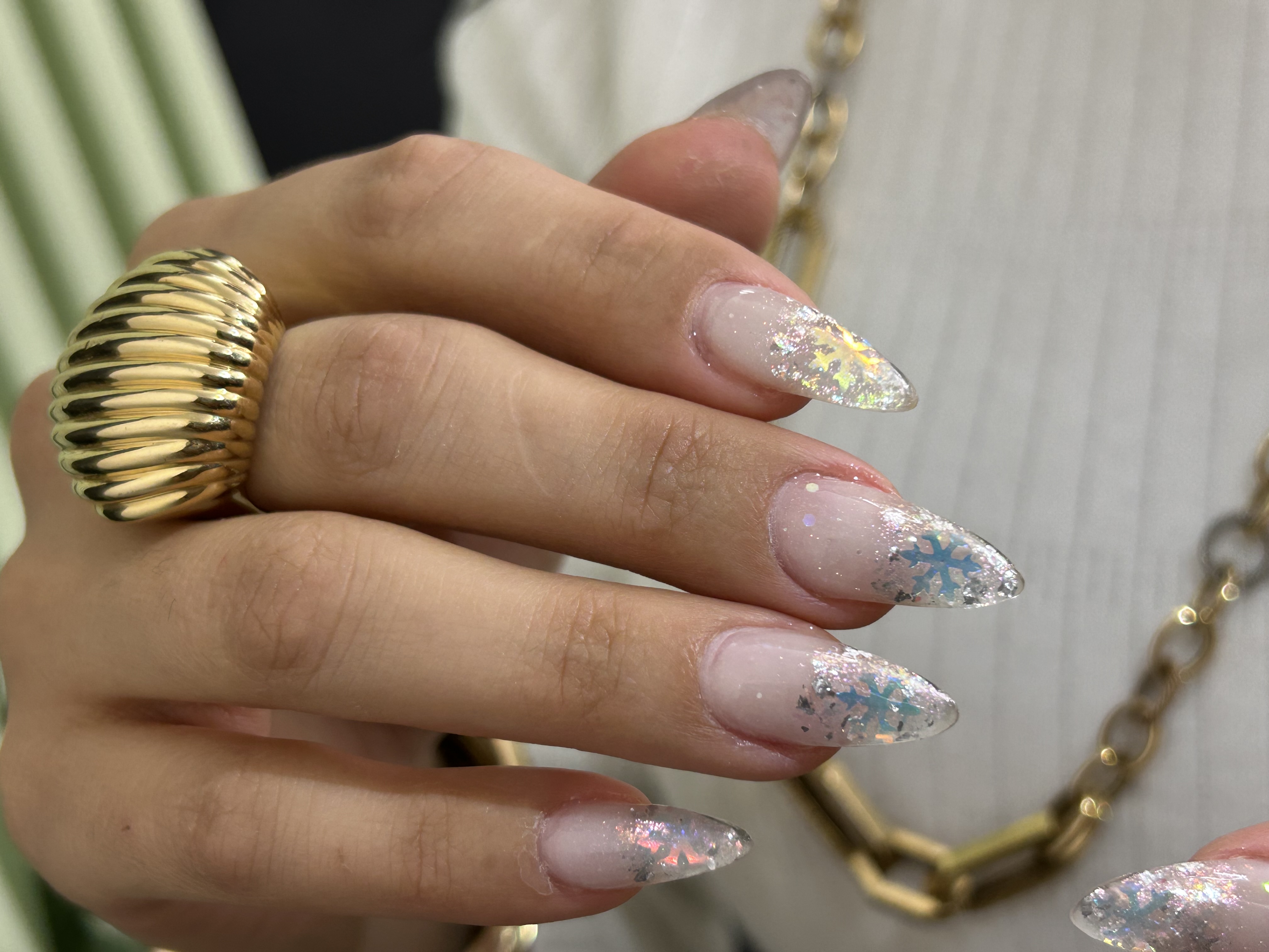 سالن تخصصی کاشت ناخن ریوا