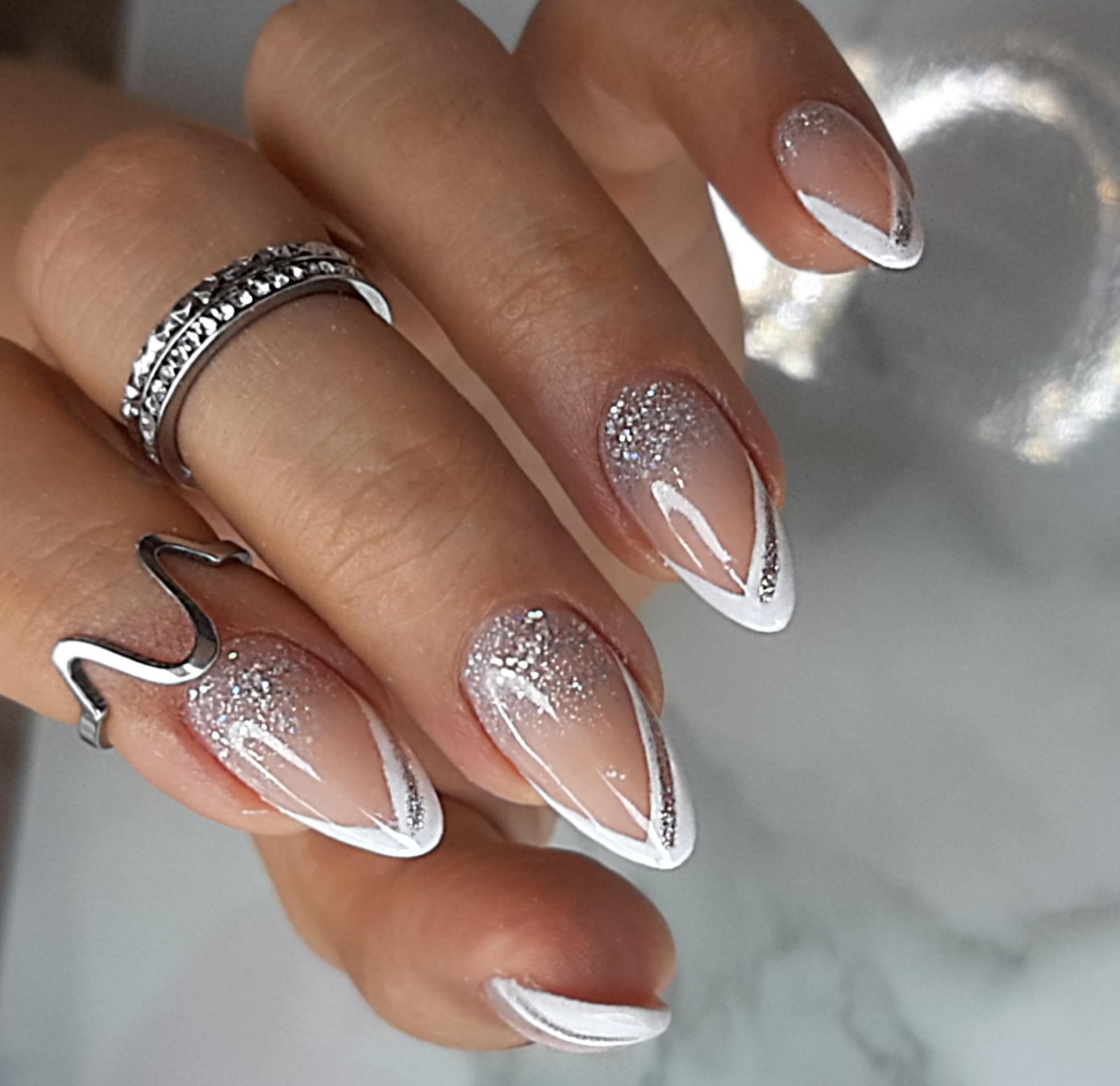 خدمات ناخن وحیده