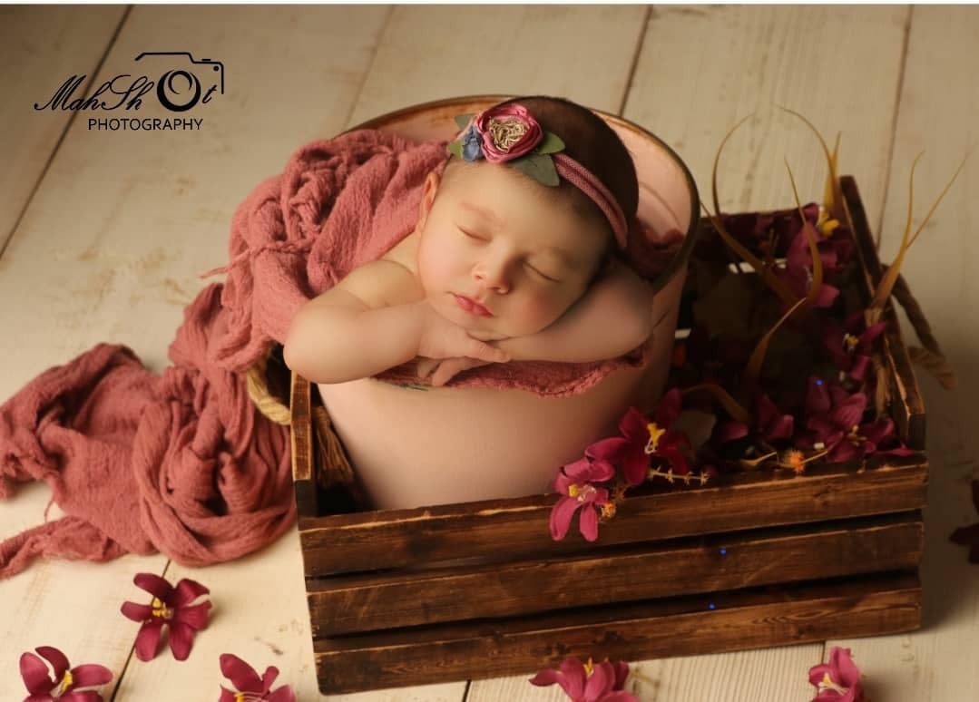 آتلیه مه شات عکاسی کودک نوزاد بارداری