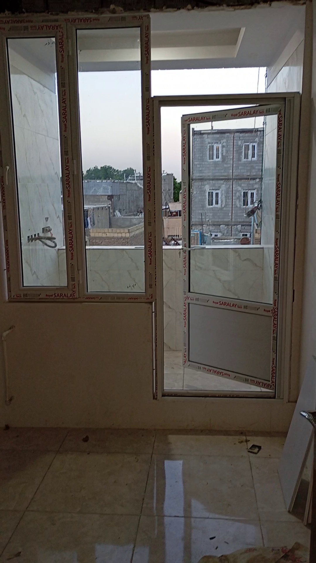 آقای منصف درب و پنجره دوجدار upvc