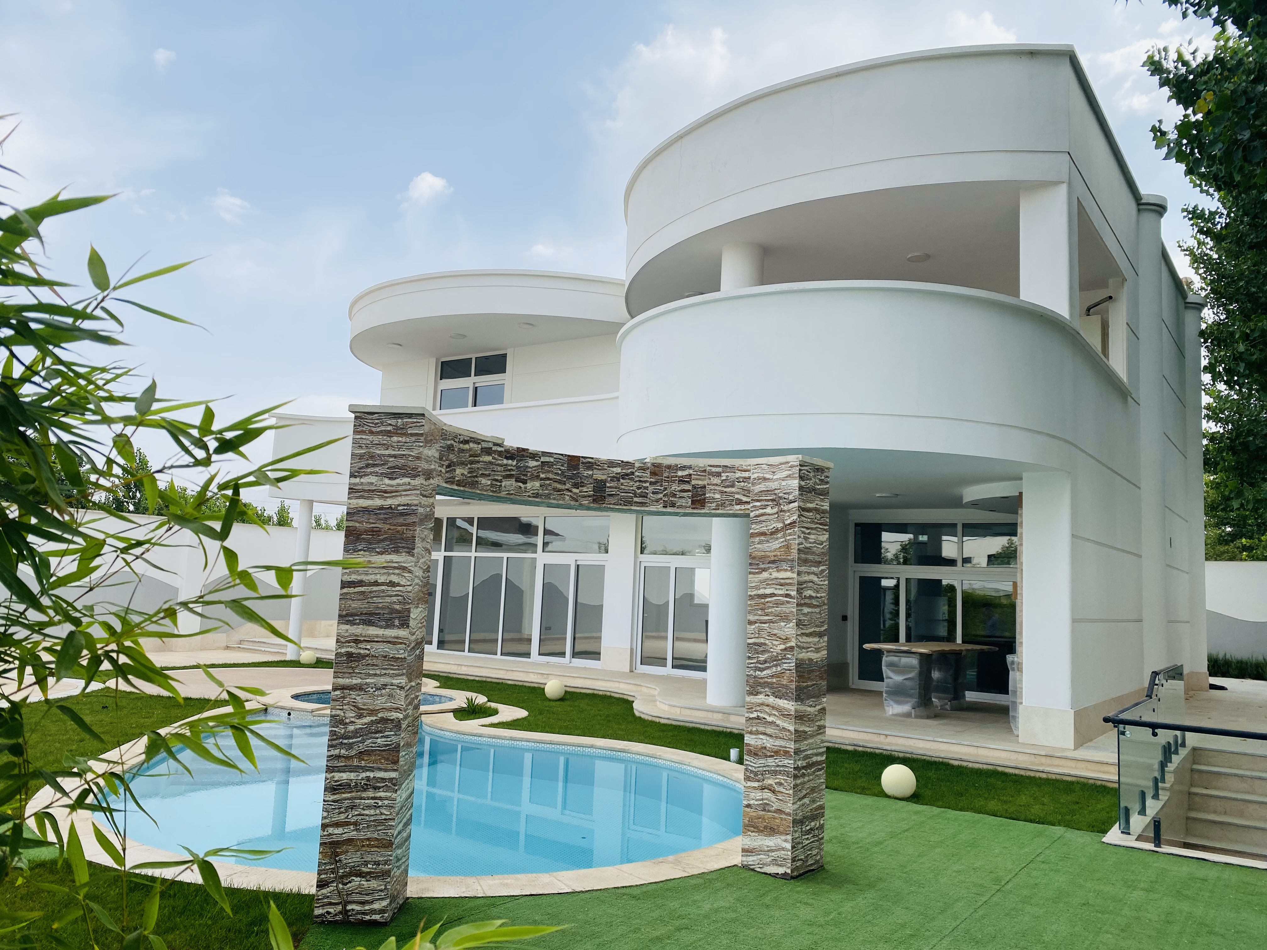 پیمانکاری ساخت ویلا یک طبقه سعید