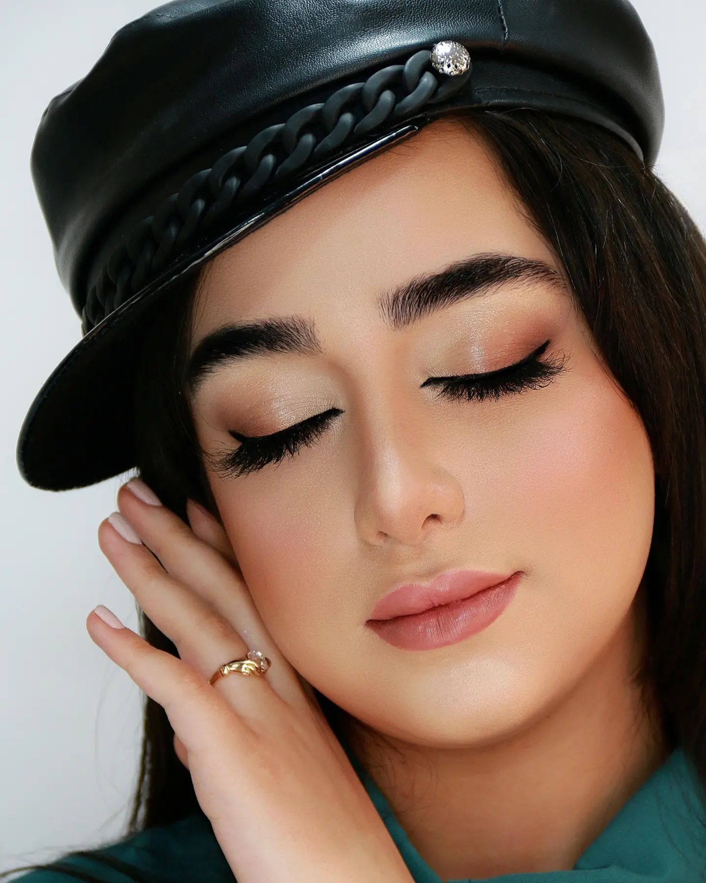 آموزشگاه و آرایشگاه افسون