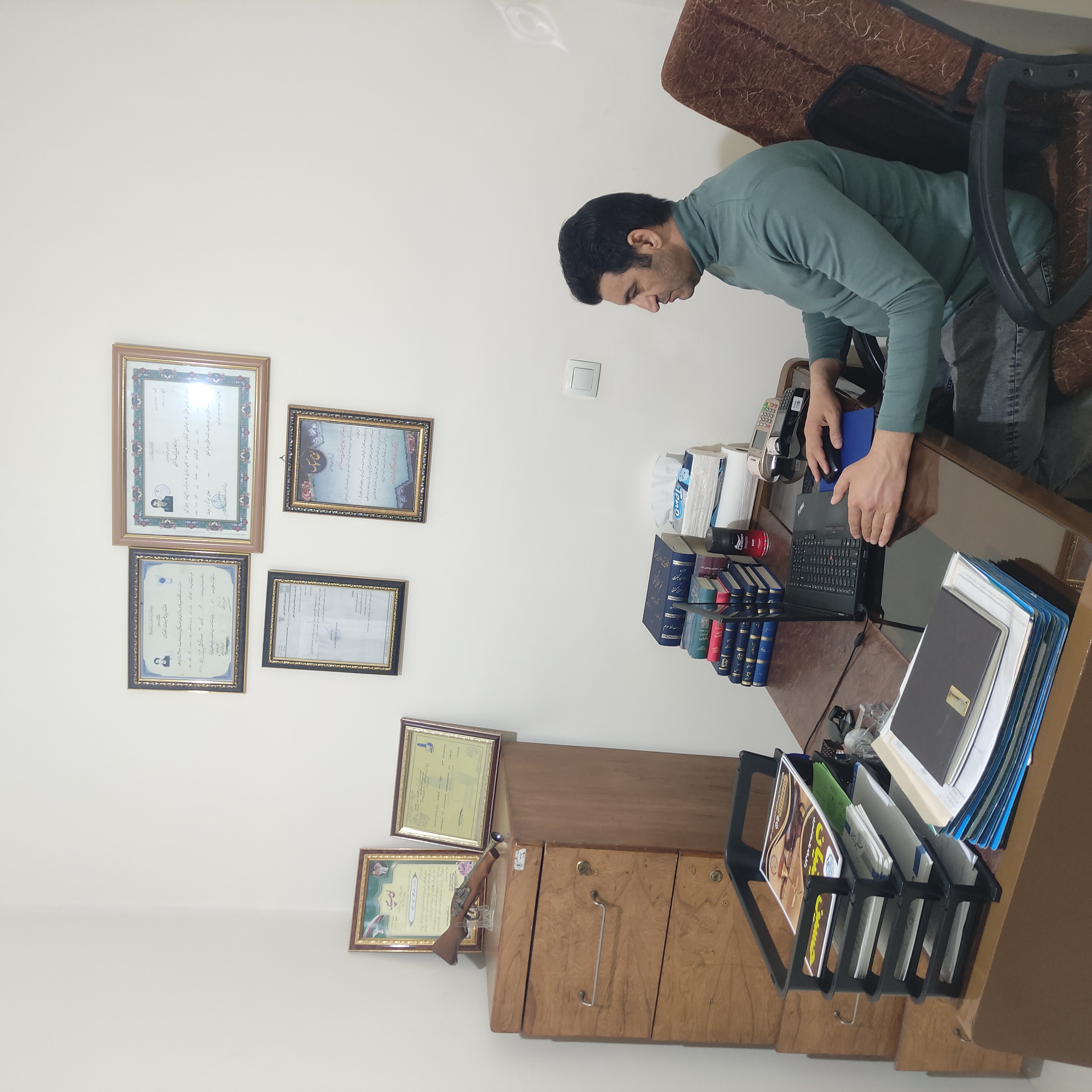 حسین امینیان وکیل پایه یک دادگستری