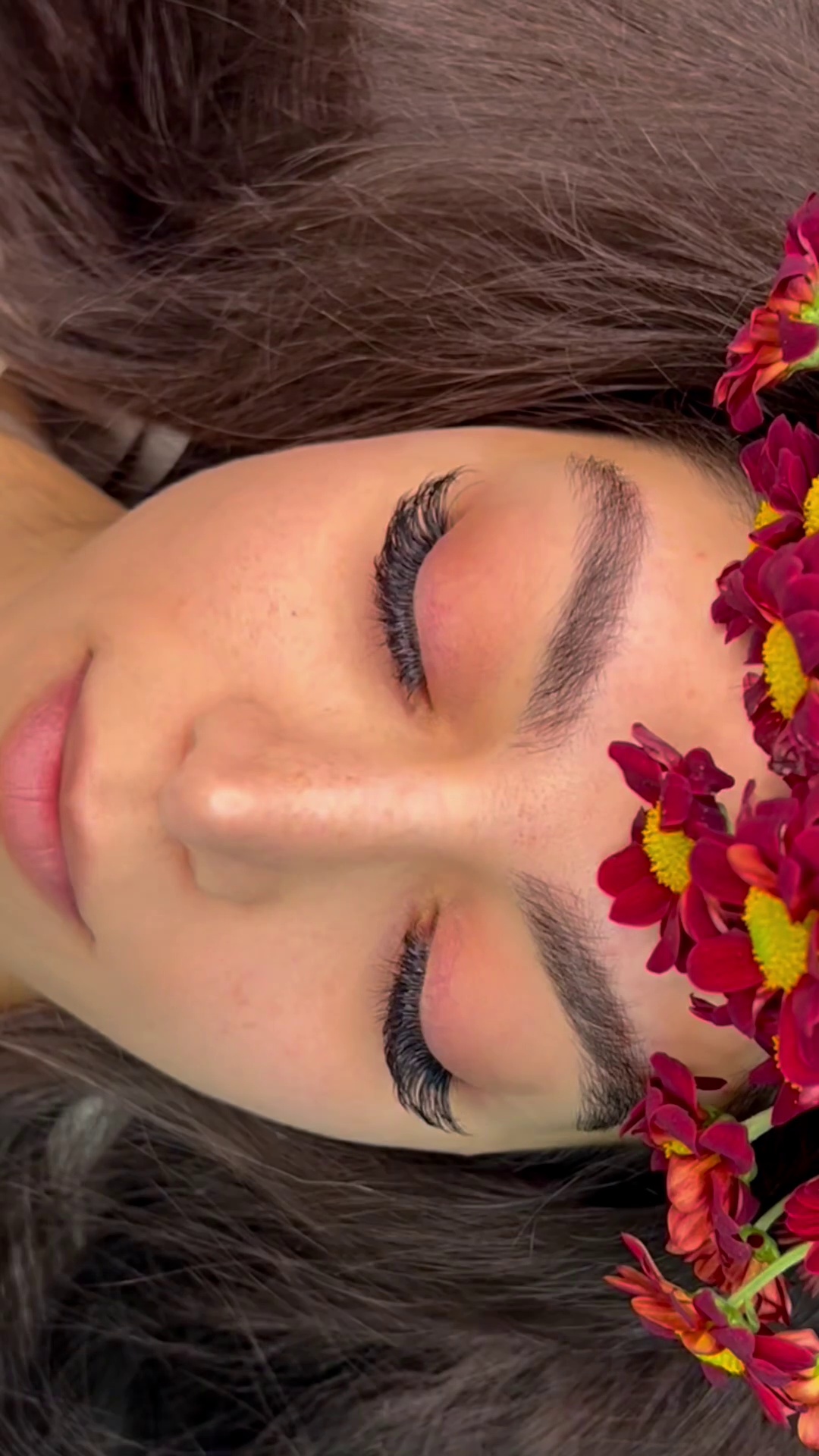 خدمات تخصصی اکستنشن مژه مهتاب