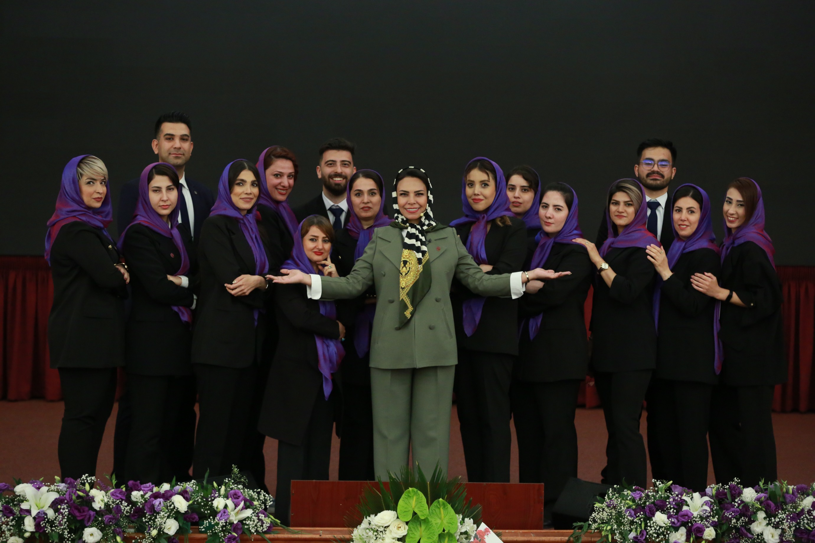 دانا محاسب فکور