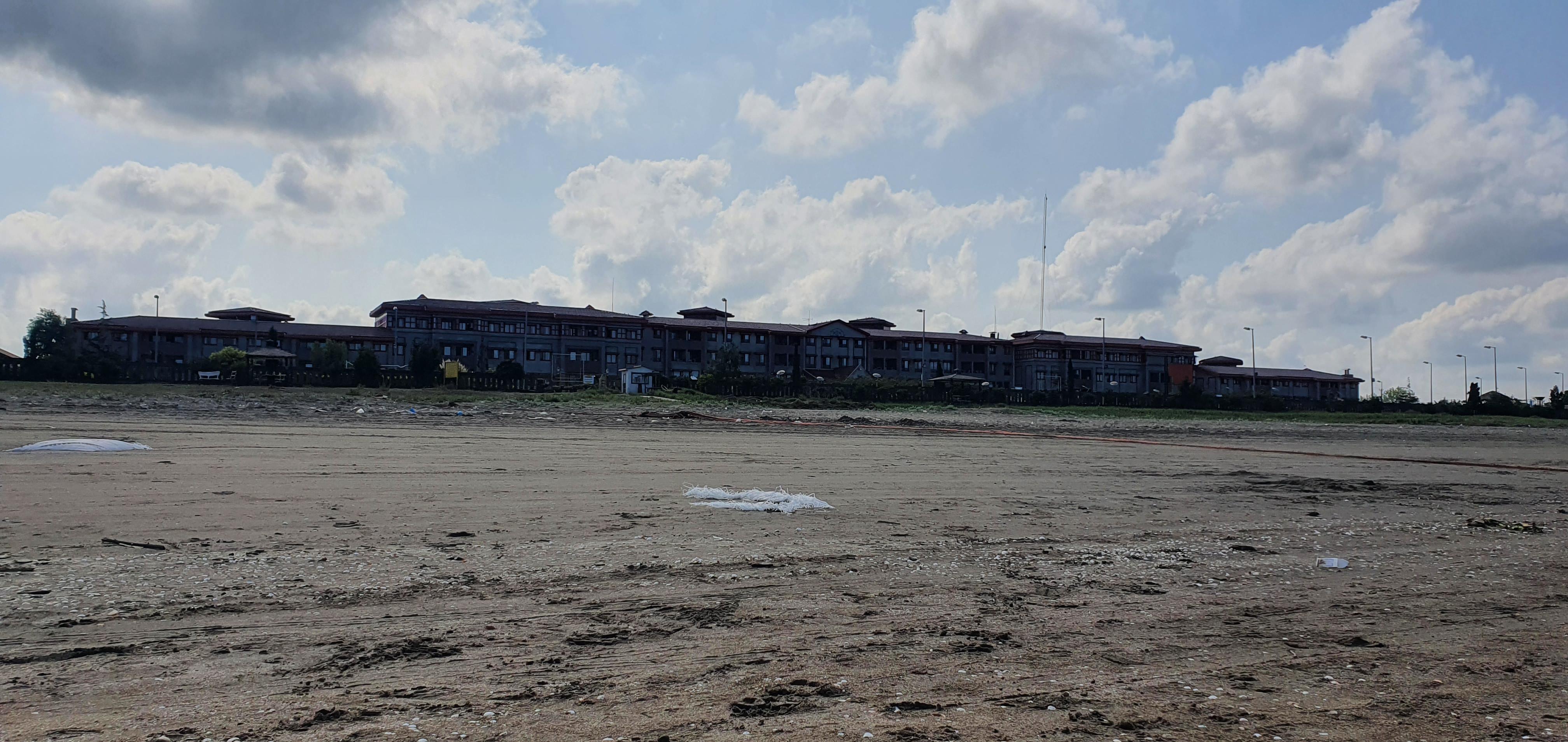 هتل نرگس زیبا کنار