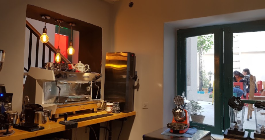 کافه گالری هورا