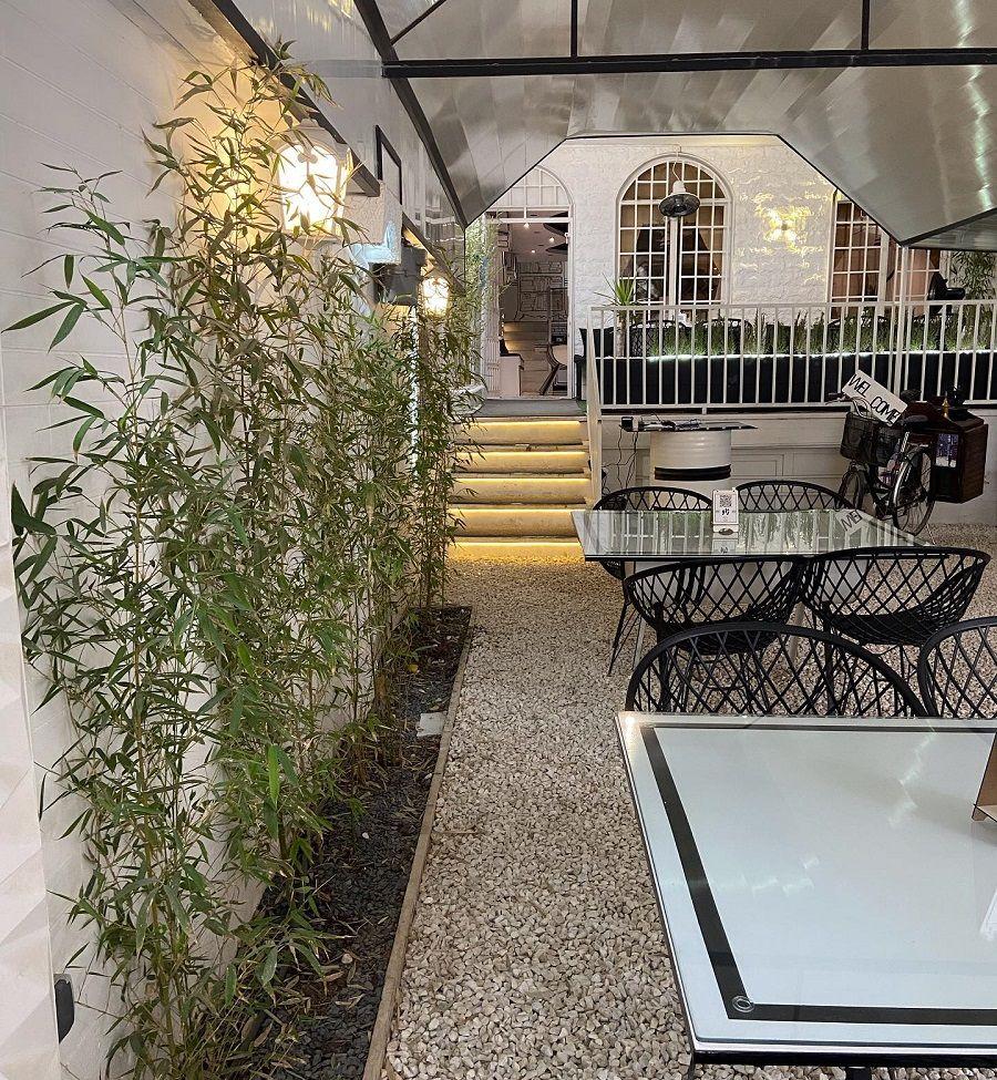 کافه رستوران ژاو