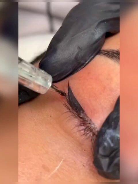 مرکز تخصصی خدمات آرایش دائم صورت و ابرو  مریم مددی