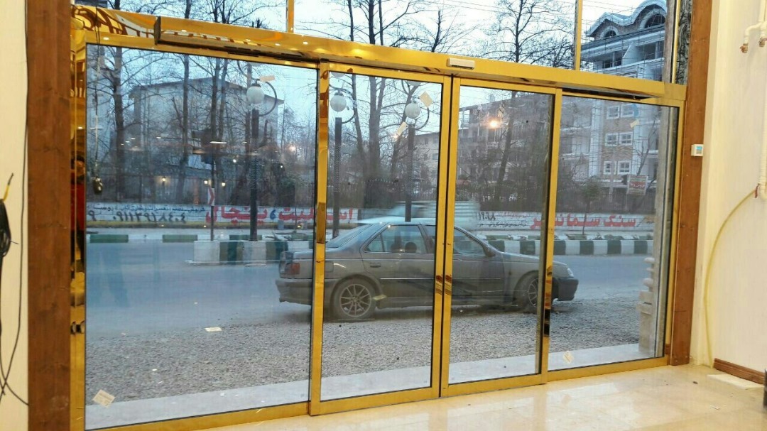 ایمن درب اخوان صمدی