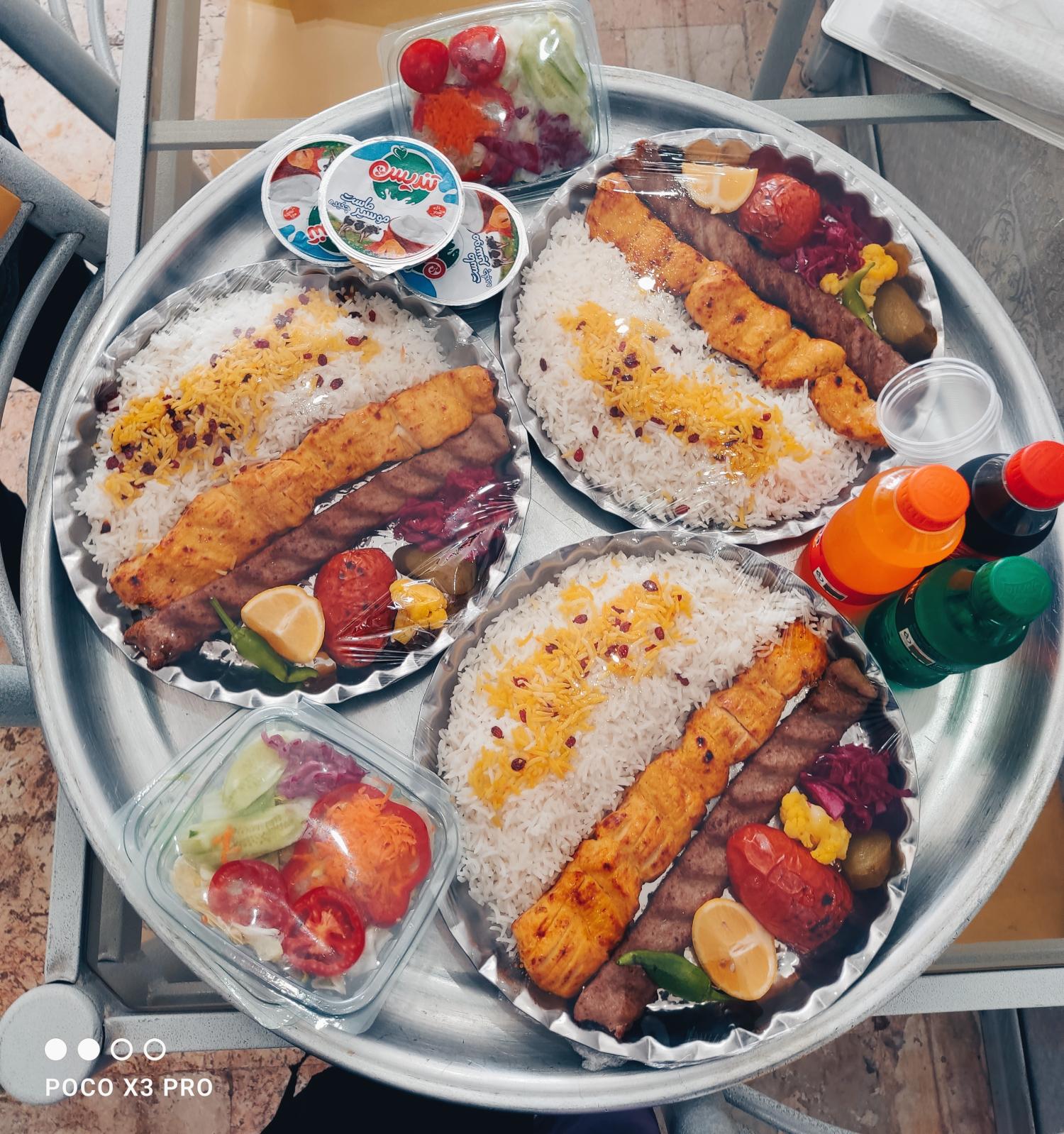 تهیه غذای دیاکو