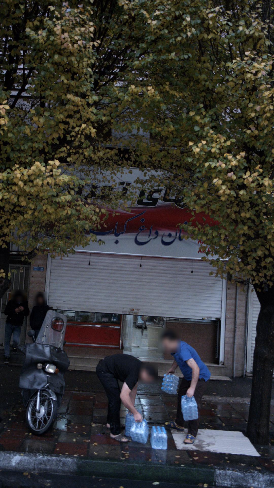 نان داغ کباب داغ