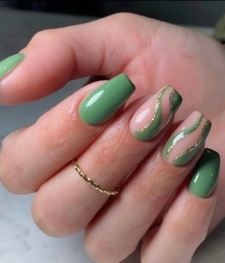 کاشت و ترمیم ناخن فاطمه