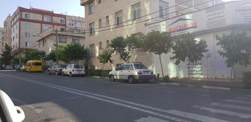 ایستگاه اتوبوس آزادگان