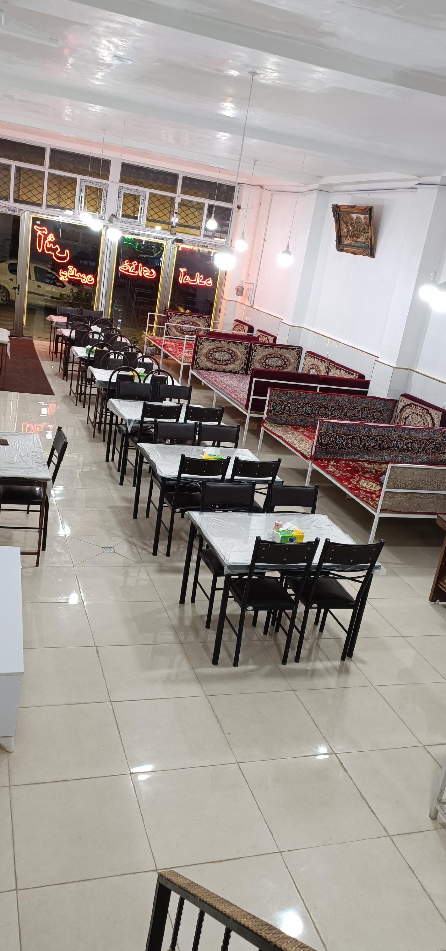 رستوران مام  احمدی