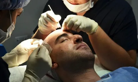 مطب زیبایی و کاشت ابرو و مو دکتر قدیمی