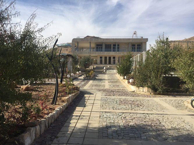 ویلا قصر یخی