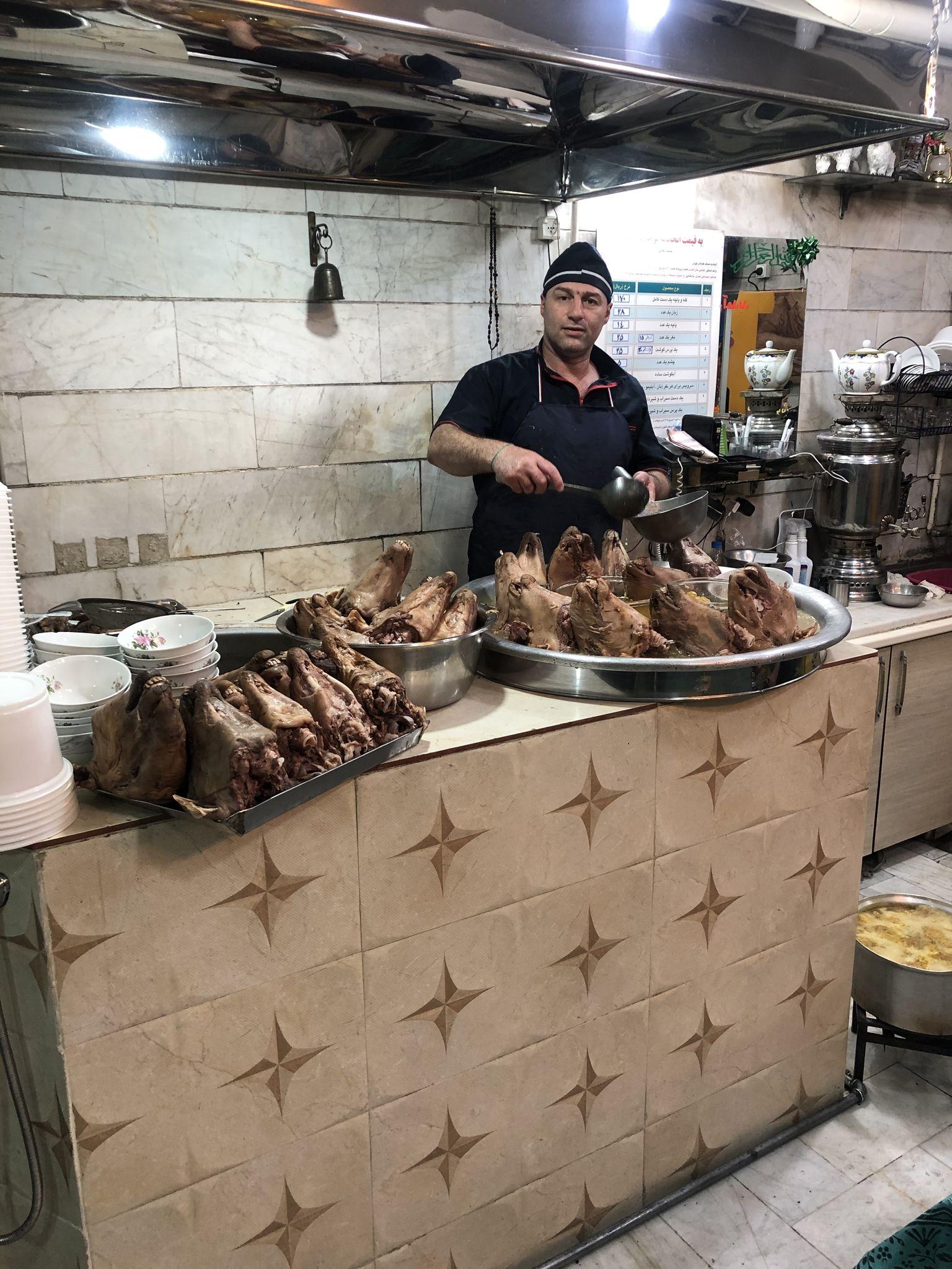 طباخی ممتاز حاج احمدي