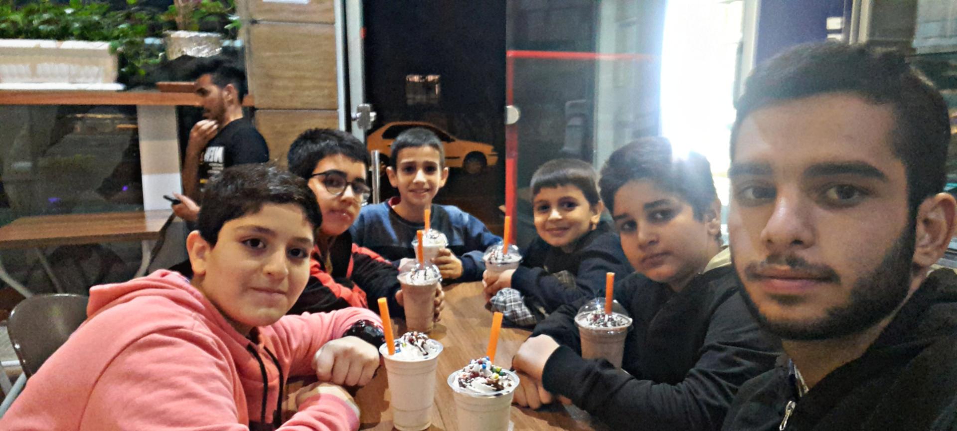 آب میوه و بستنی گل آقا