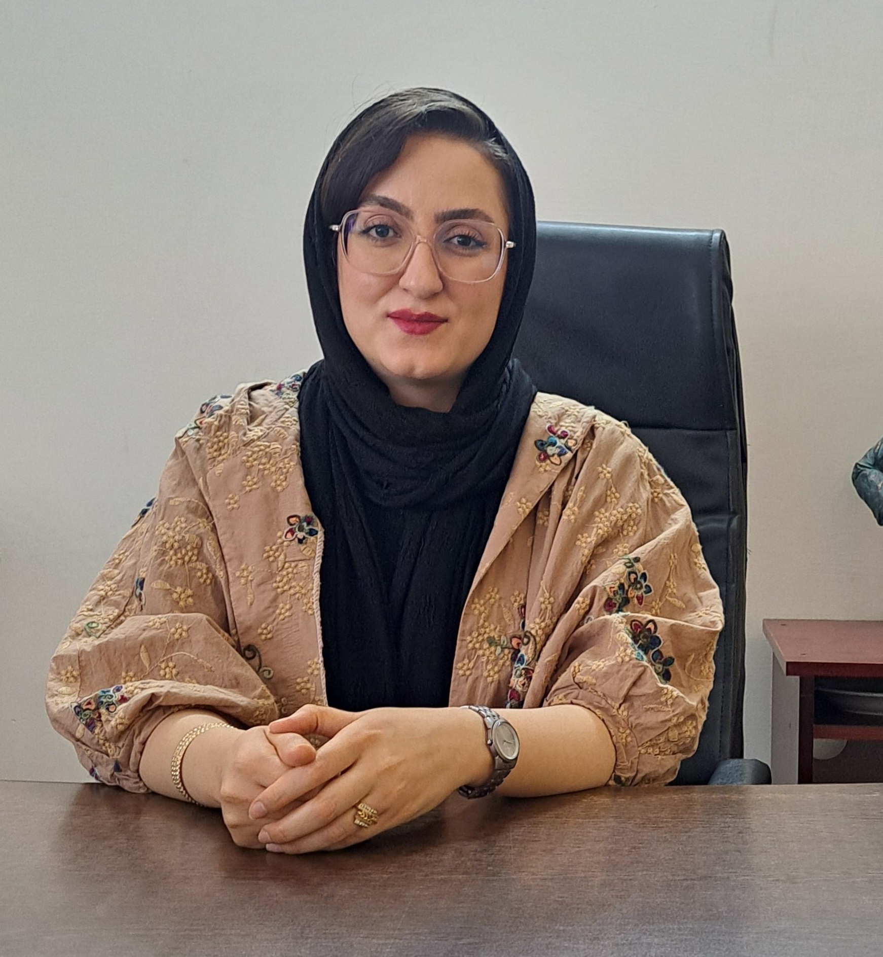 زهرا منصوری