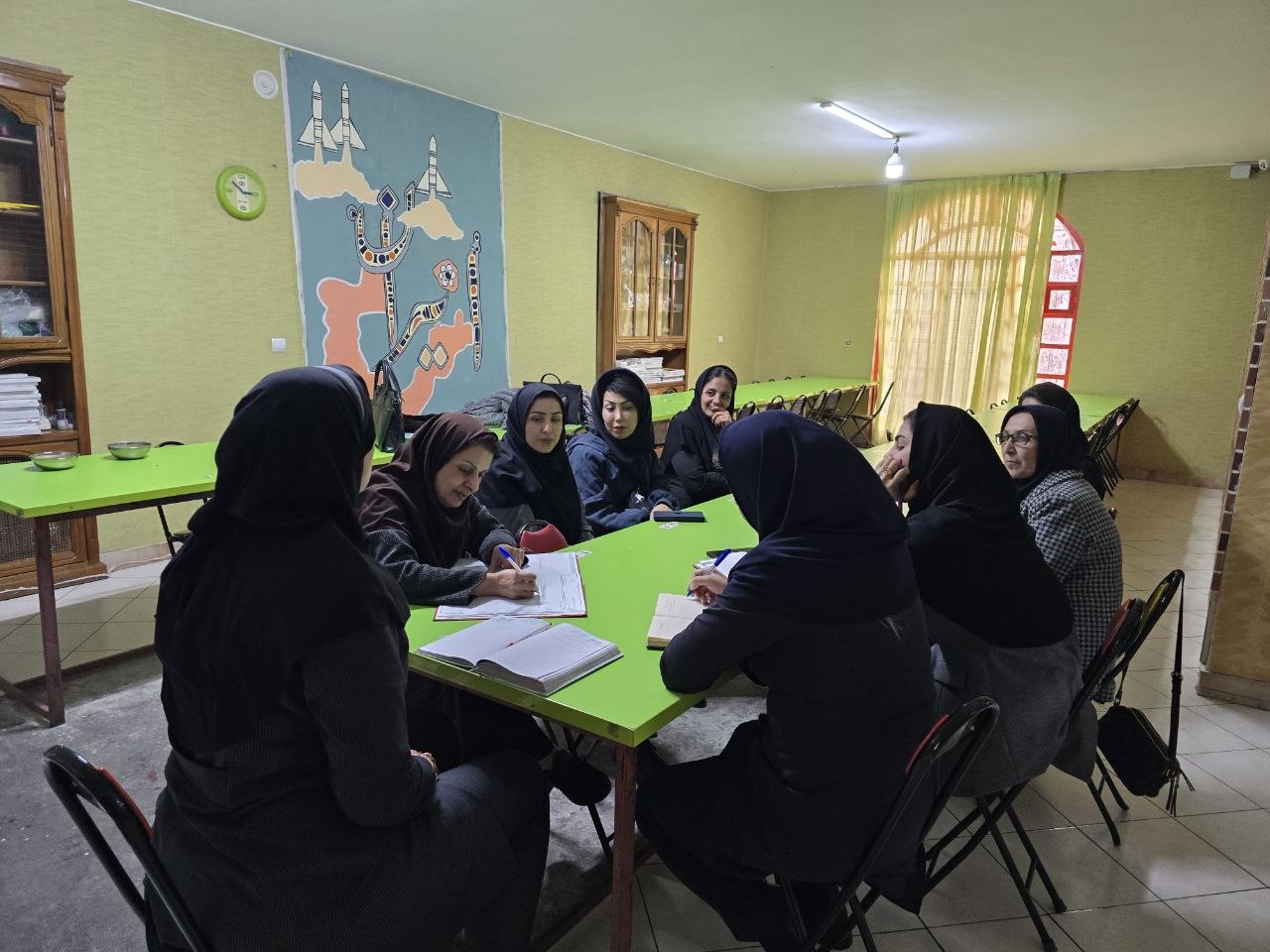 پیش دبستانی و دبستان دخترانه لوح زرین