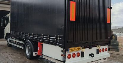 اتوبار. کامیون شیش متری مسقف با پتو