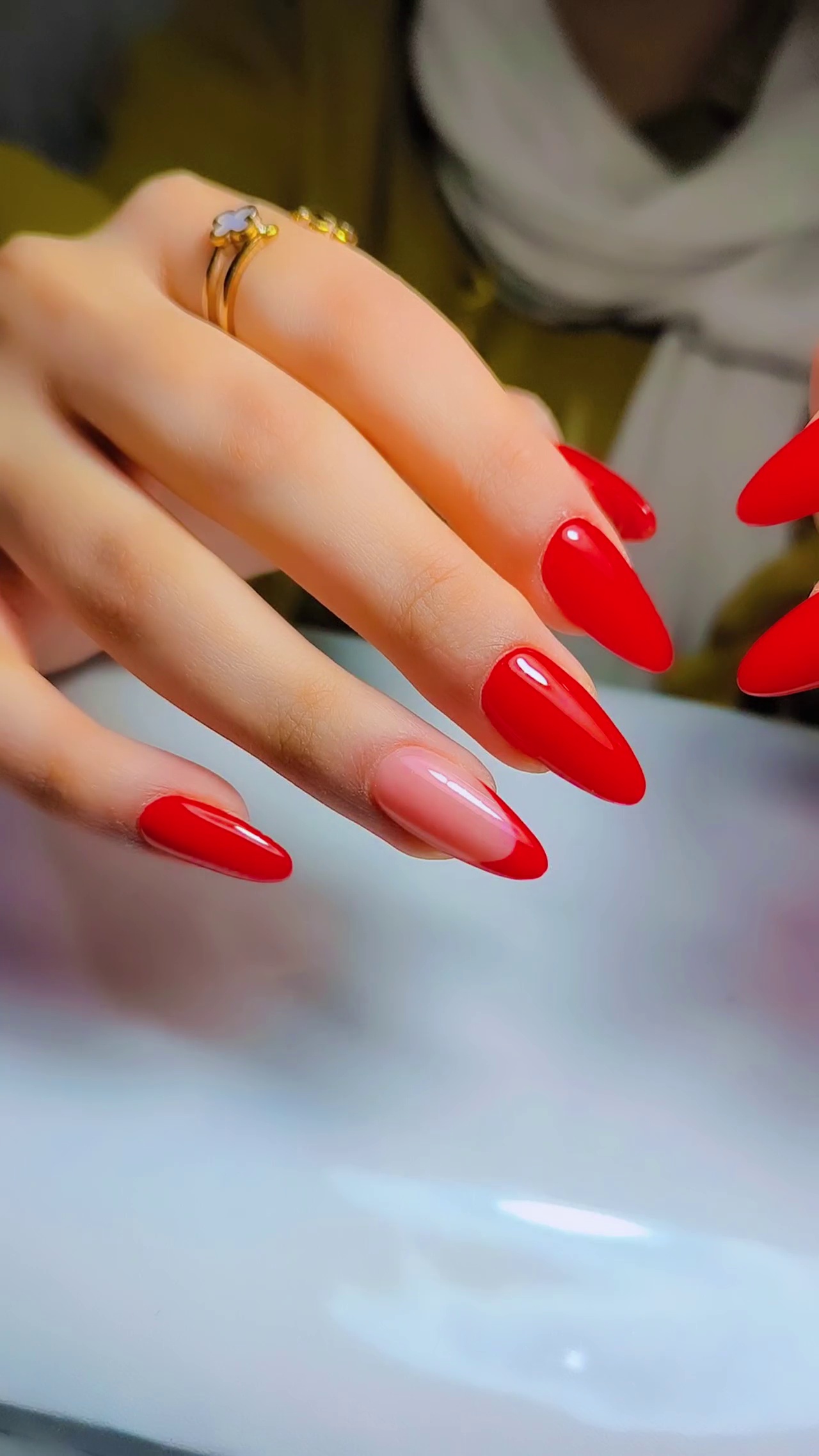 مدرس ارشدکاشت ناخن و پدیکور درمانی