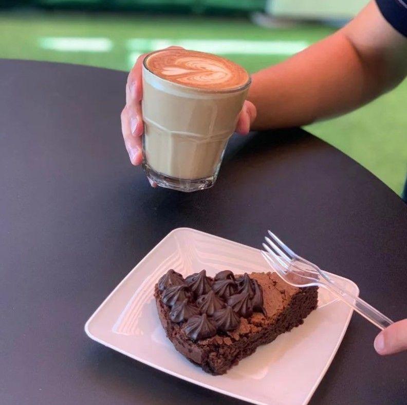 کافه دنیز شاداباد