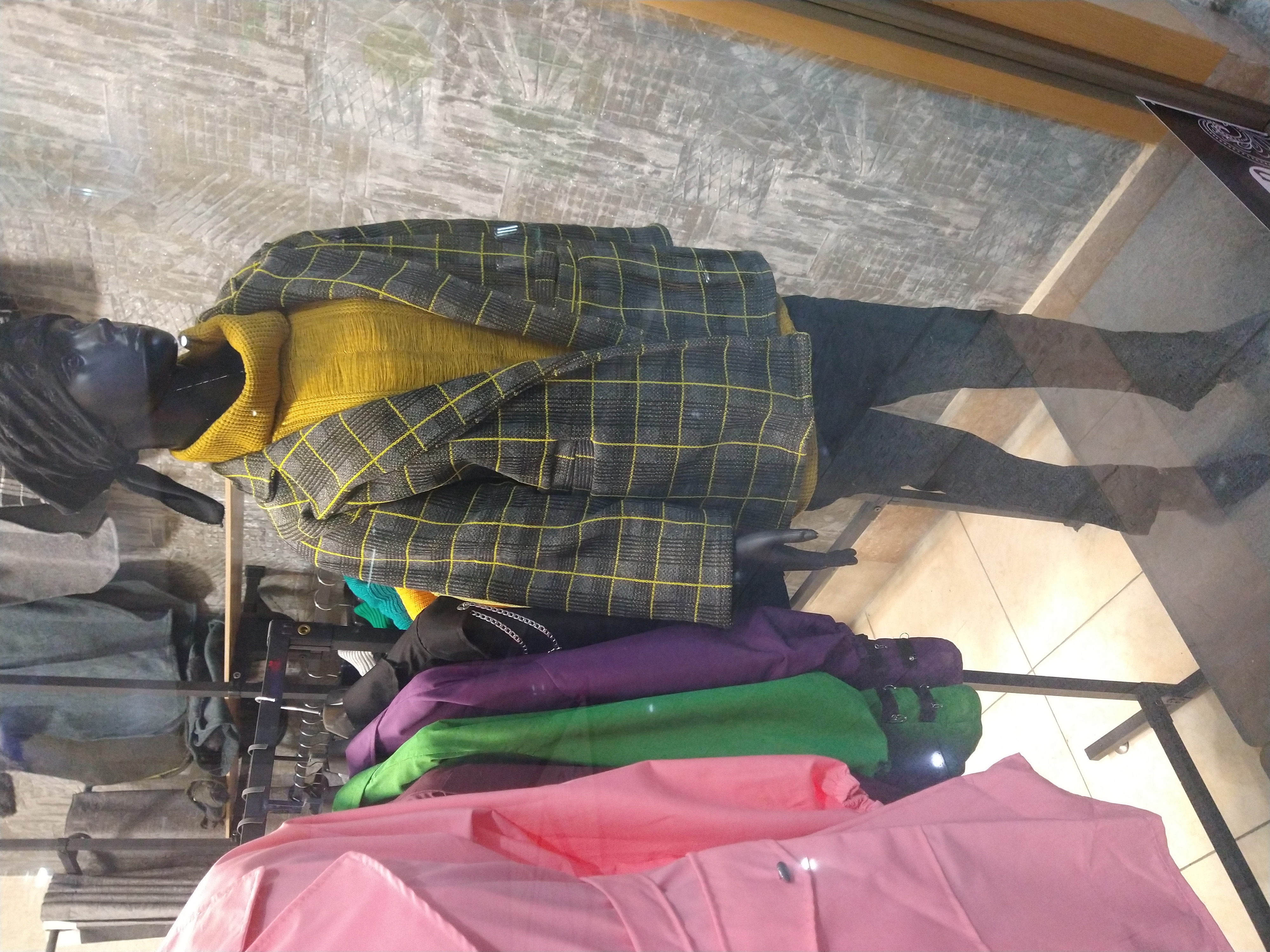 فروشگاه پوشاک گردون