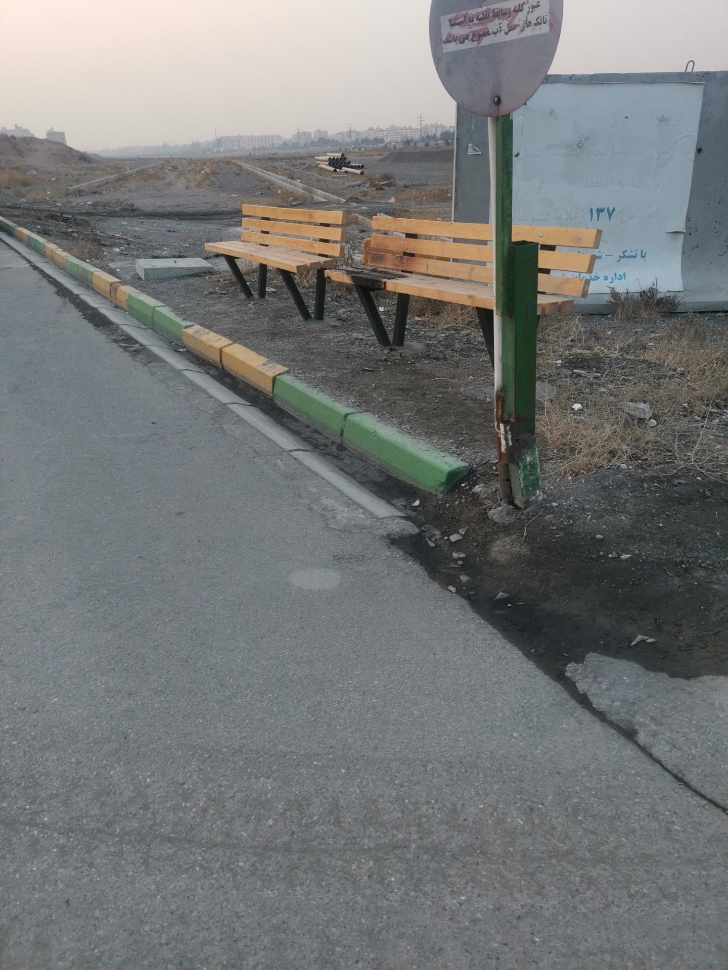ایستگاه اتوبوس معلم 53