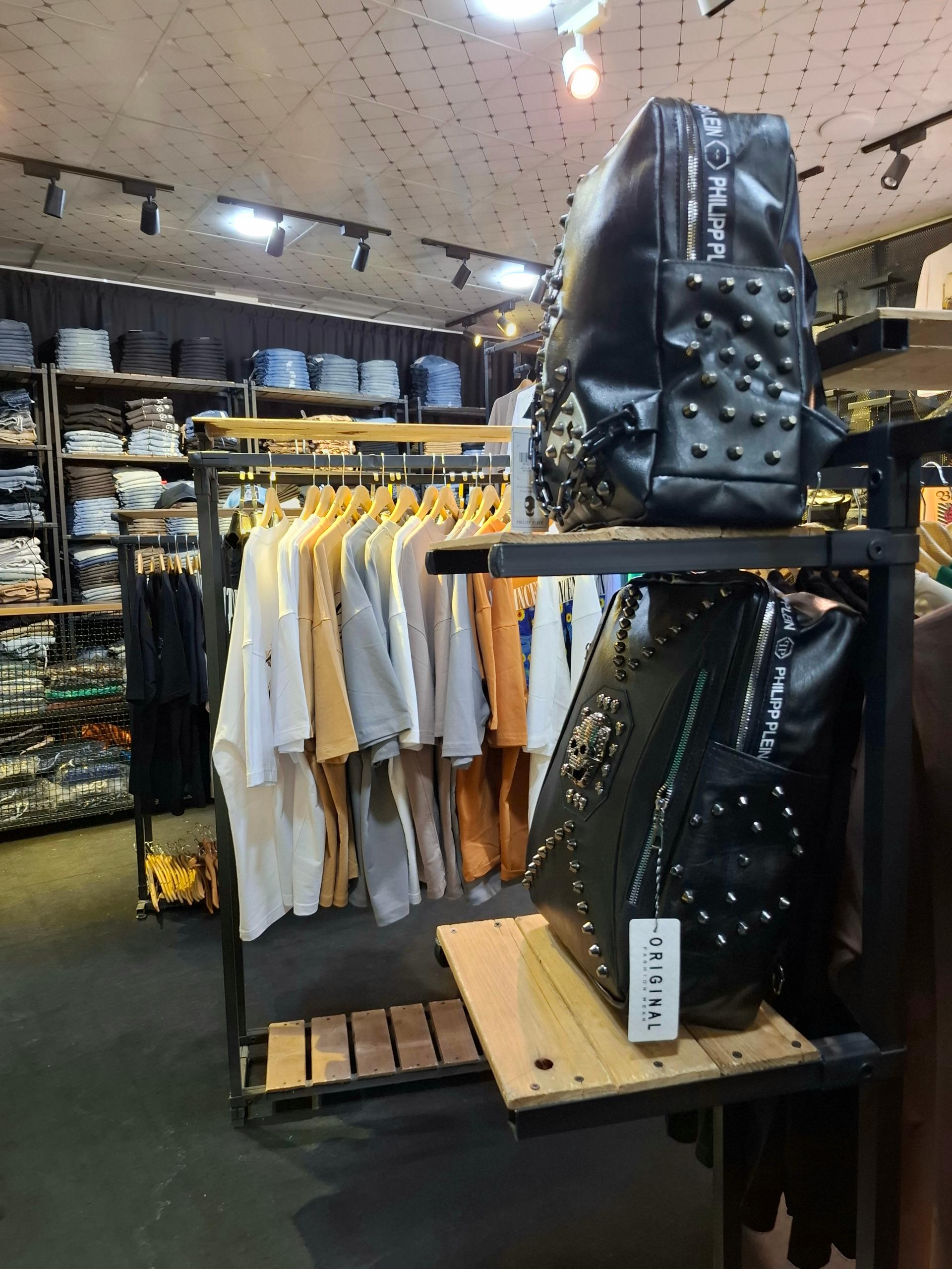 فروشگاه پوشاک مهدی