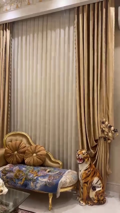 گالری پرده پارامیس