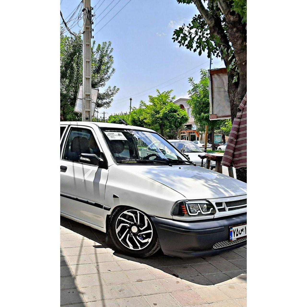 تزئیناتی بهمن دودی‌