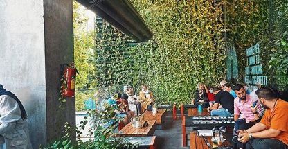 رویال آدرس فود هال